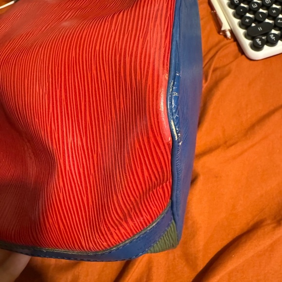 Louis Vuitton petite NoeRed and Blue Designer Women's Bag - Picture 9 of 12